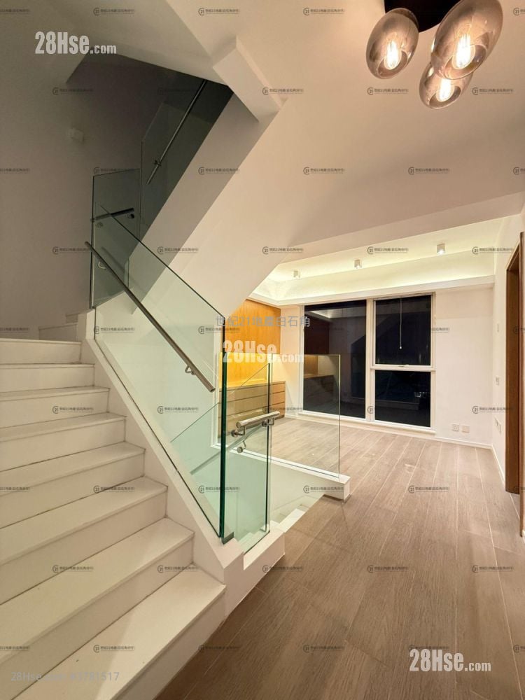 The Beverly Hills Rental 5+ Bedrooms , 2 Bathrooms 1,902 ft²