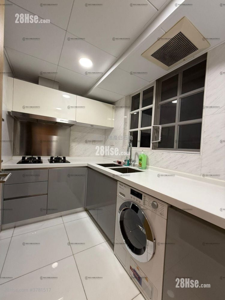 The Beverly Hills Rental 5+ Bedrooms , 2 Bathrooms 1,902 ft²