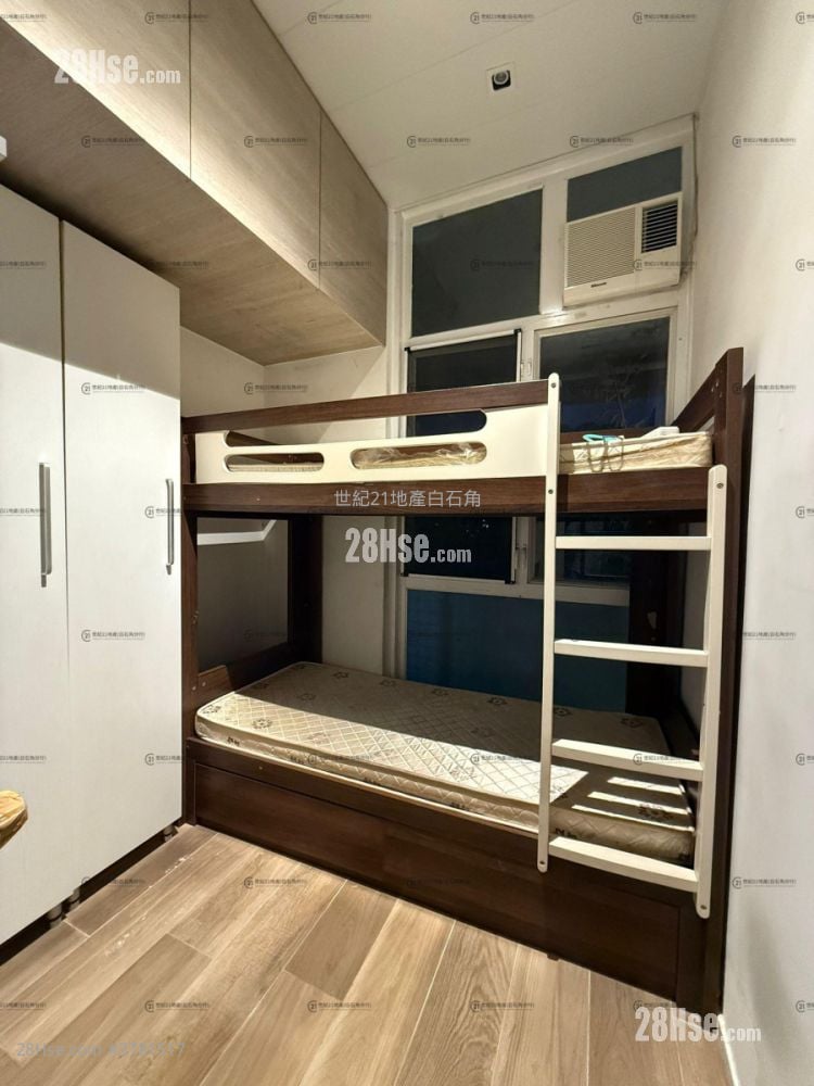 The Beverly Hills Rental 5+ Bedrooms , 2 Bathrooms 1,902 ft²