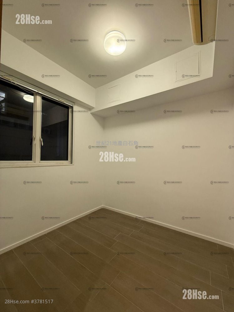 The Beverly Hills Rental 5+ Bedrooms , 2 Bathrooms 1,902 ft²