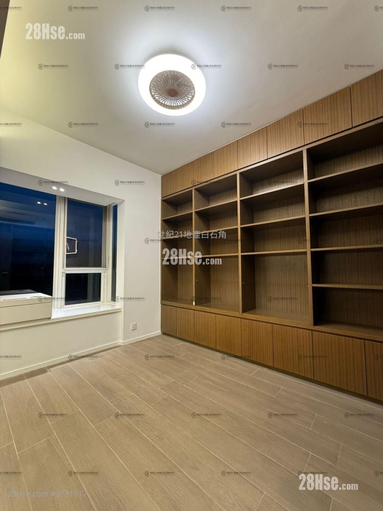 The Beverly Hills Rental 5+ Bedrooms , 2 Bathrooms 1,902 ft²