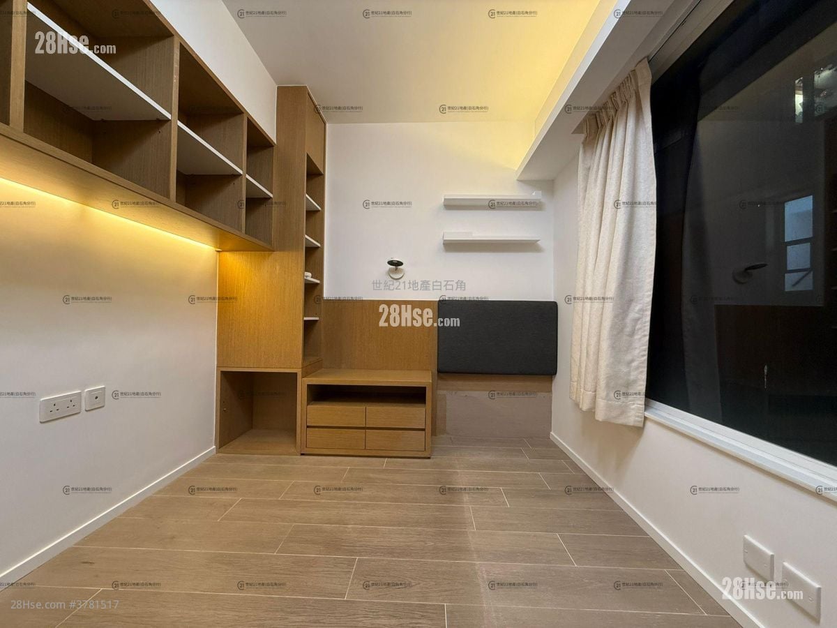 The Beverly Hills Rental 5+ Bedrooms , 2 Bathrooms 1,902 ft²