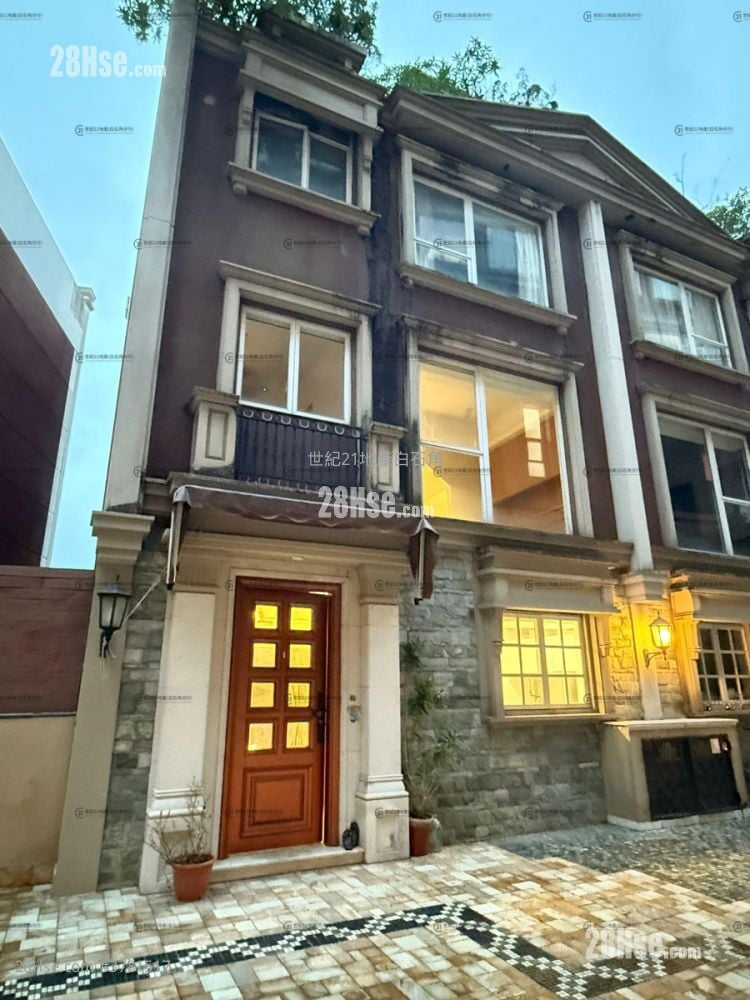 The Beverly Hills Rental 5+ Bedrooms , 2 Bathrooms 1,902 ft²