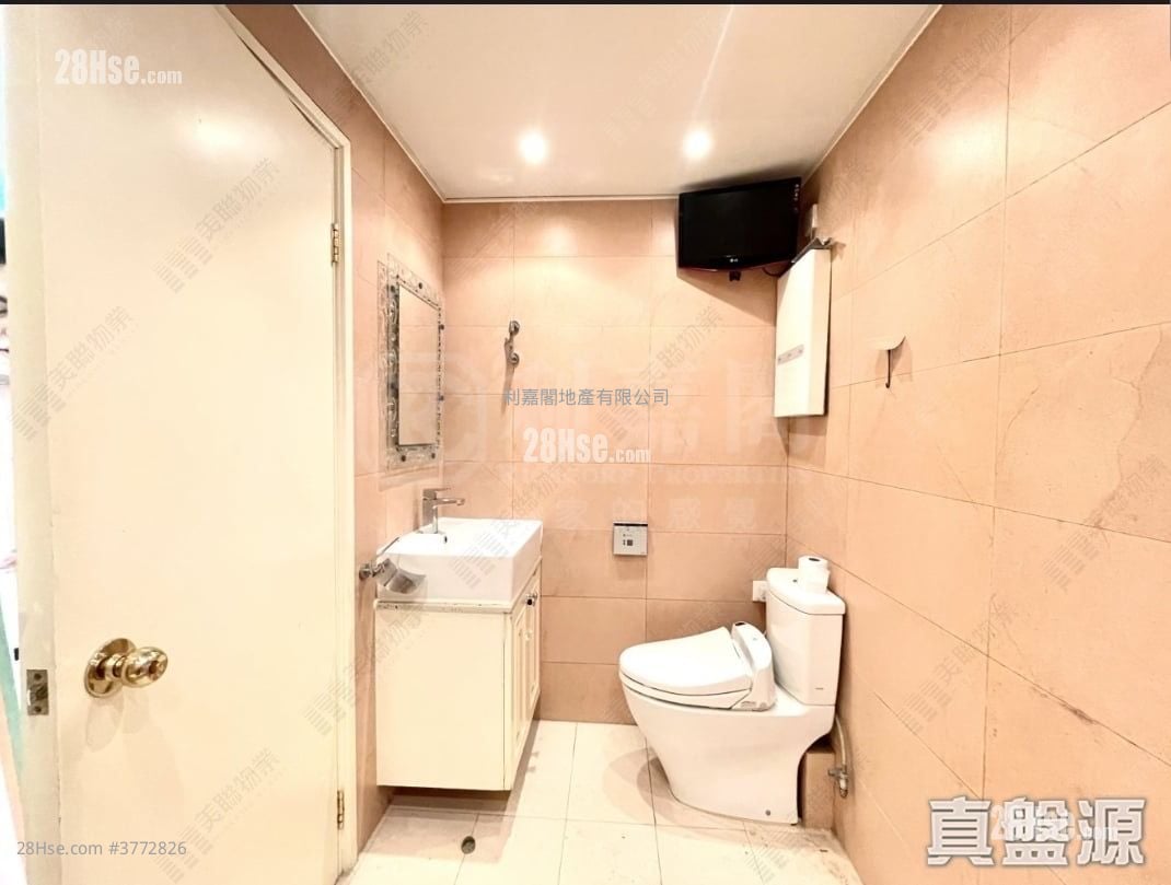 宝翠园 售盘 2 房 , 2 浴室 755 平方尺