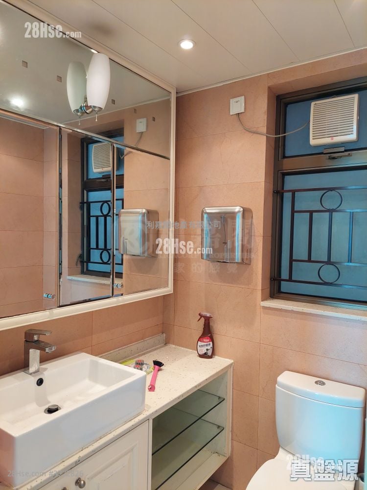 宝翠园 售盘 2 房 , 2 浴室 755 平方尺