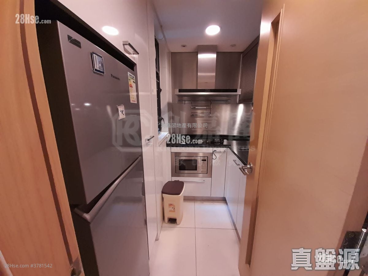 Yoho Midtown 售盘 2 房 , 1 浴室 475 平方尺