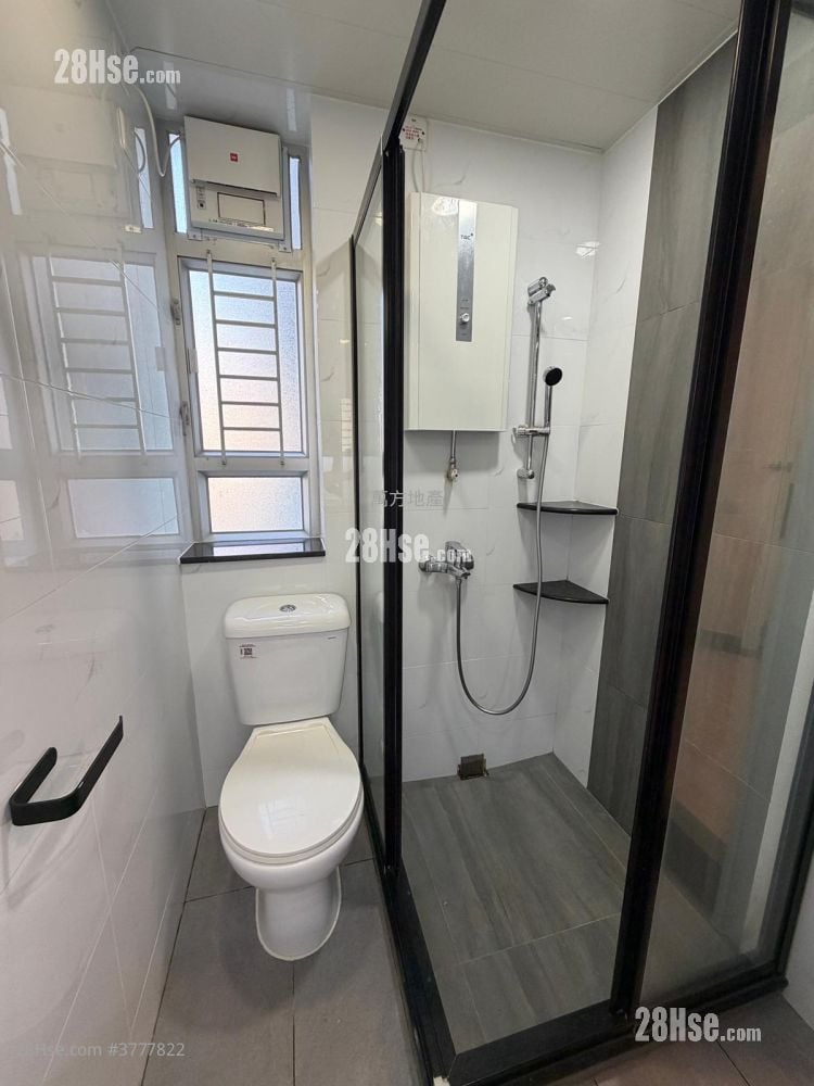 Yuk Wo Court Sell 2 Bedrooms , 1 Bathroom 454 ft²