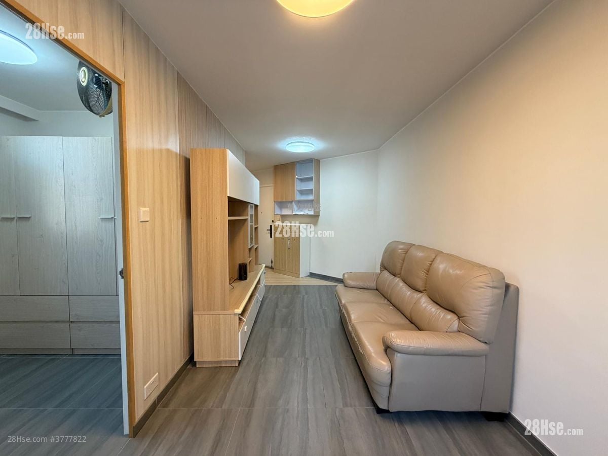 Yuk Wo Court Sell 2 Bedrooms , 1 Bathroom 454 ft²