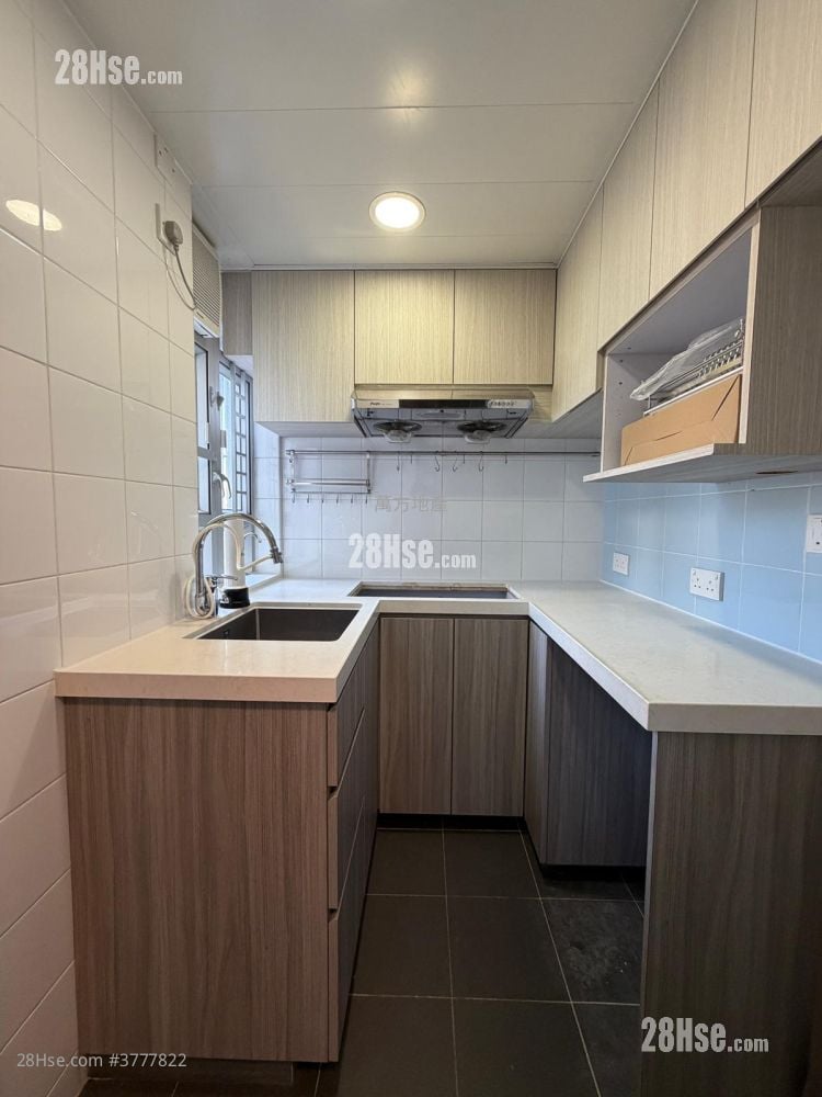 Yuk Wo Court Sell 2 Bedrooms , 1 Bathroom 454 ft²