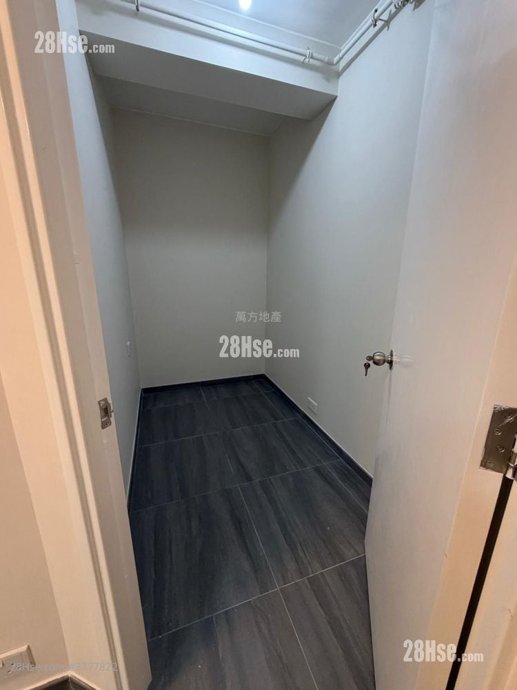 Yuk Wo Court Sell 2 Bedrooms , 1 Bathroom 454 ft²