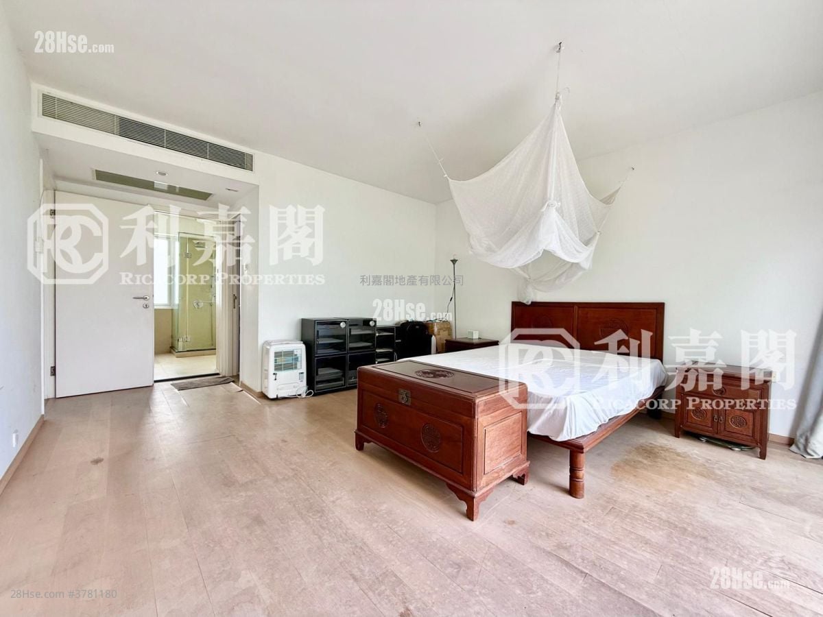 Pik Sha Garden Sell 3 Bedrooms , 2 Bathrooms 1,438 ft²