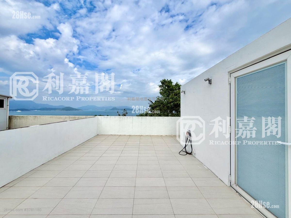 Pik Sha Garden Sell 3 Bedrooms , 2 Bathrooms 1,438 ft²