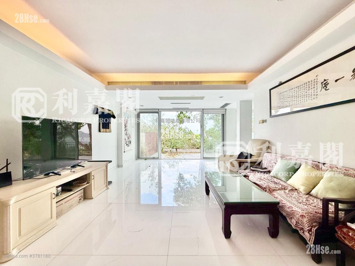 Pik Sha Garden Sell 3 Bedrooms , 2 Bathrooms 1,438 ft²