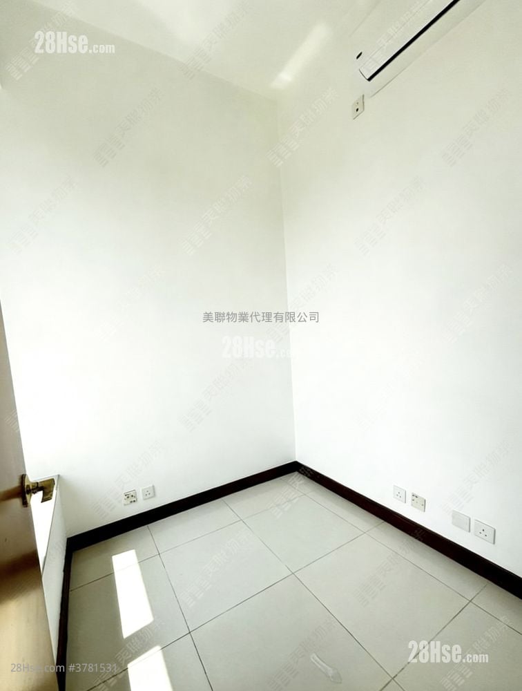 One New York 售盘 1 房 , 1 浴室 240 平方尺