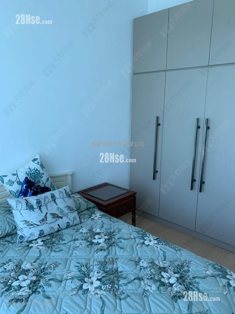 Savannah Sell 4 Bedrooms , 3 Bathrooms 1,985 ft²