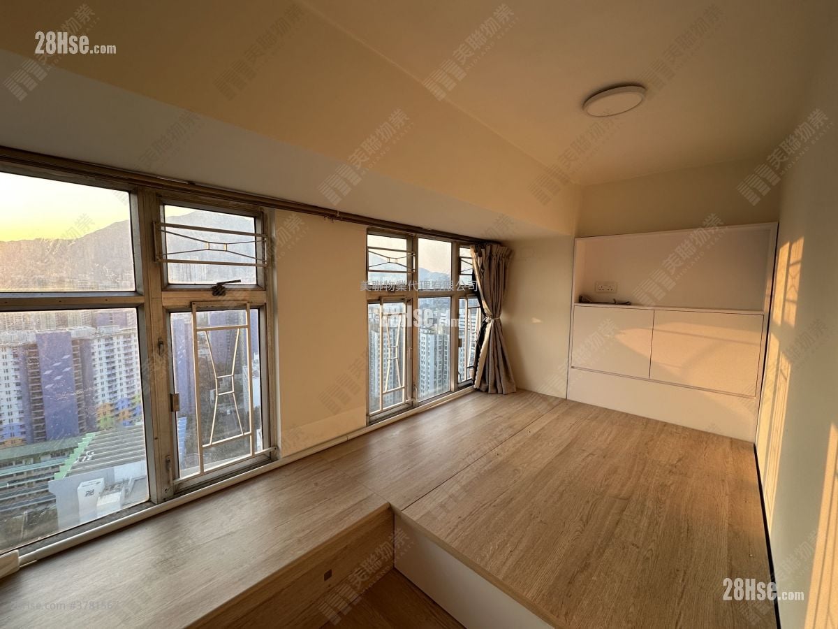 Lai Bo Building Sell 2 Bedrooms , 1 Bathroom 239 ft²