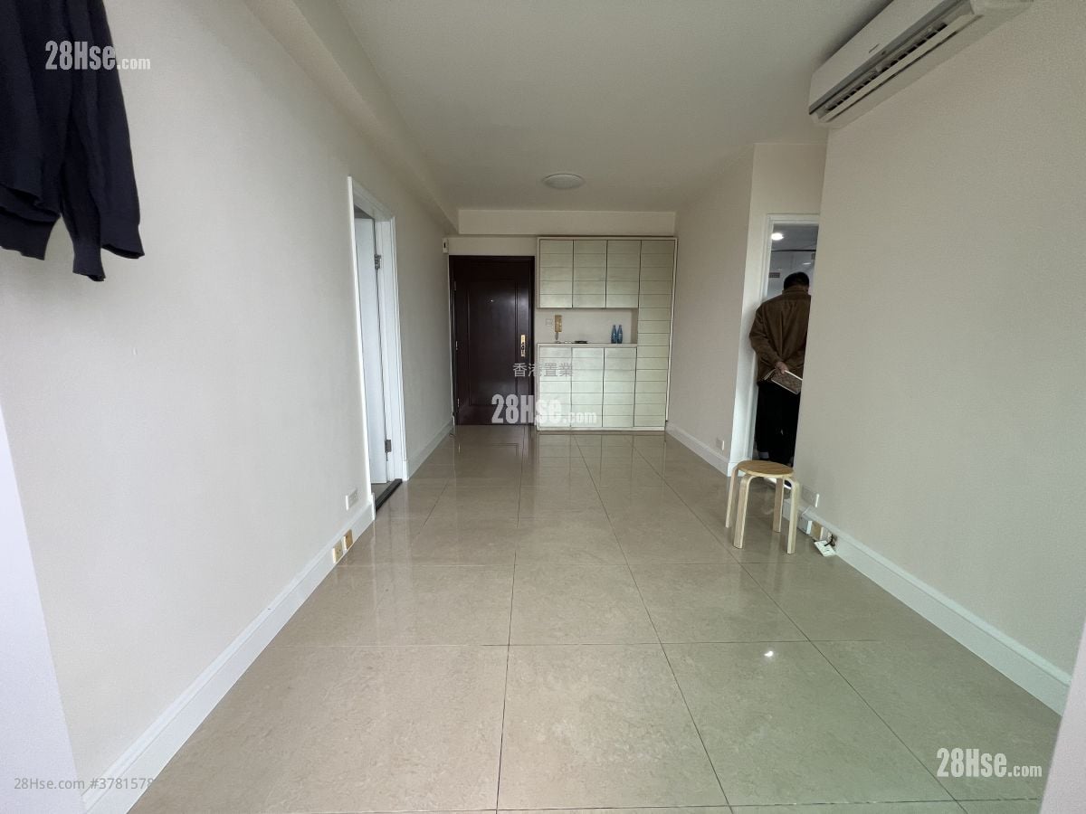 Metro Town Rental 2 Bedrooms , 1 Bathroom 492 ft²