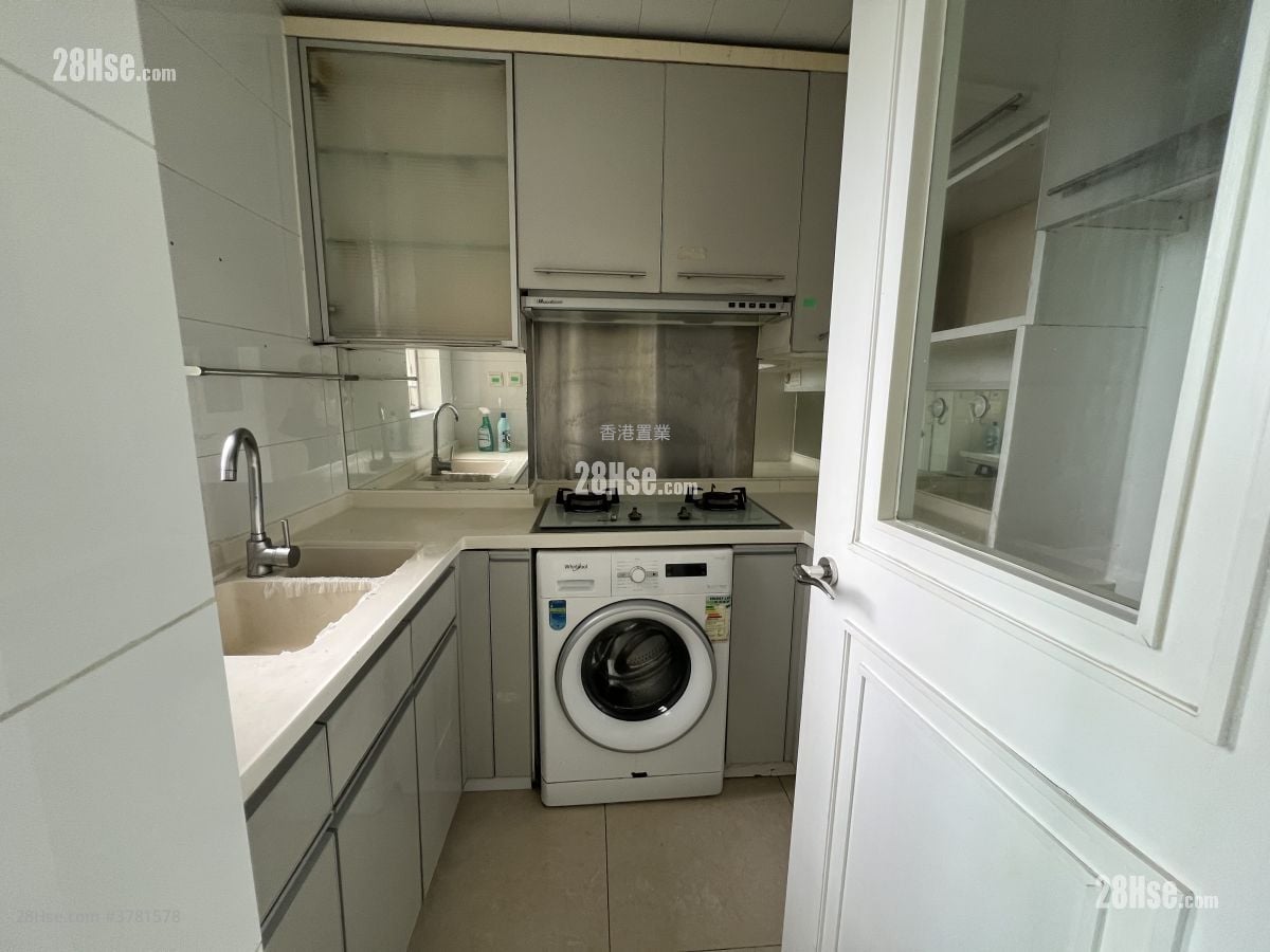 Metro Town Rental 2 Bedrooms , 1 Bathroom 492 ft²