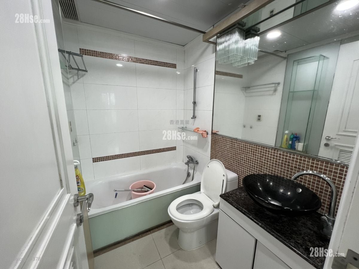 Metro Town Rental 2 Bedrooms , 1 Bathroom 492 ft²