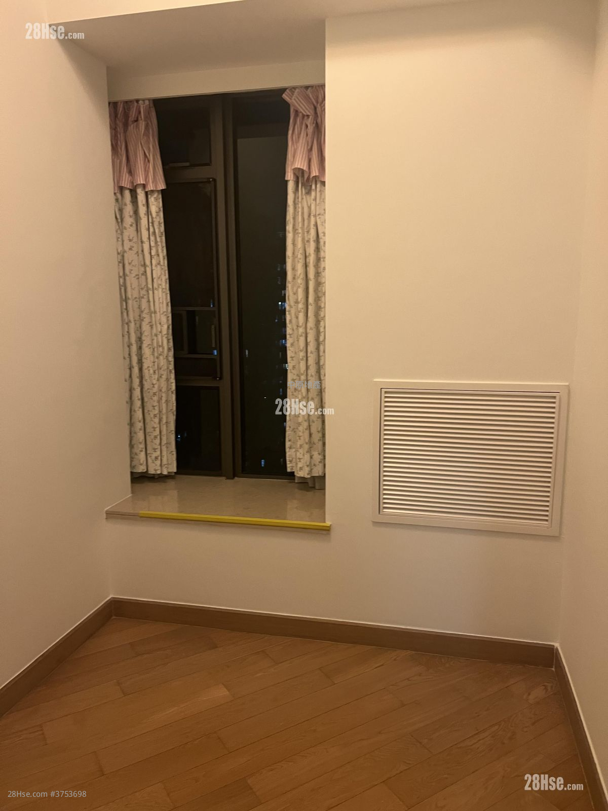 Yoho Midtown 售盘 3 房 880 平方尺