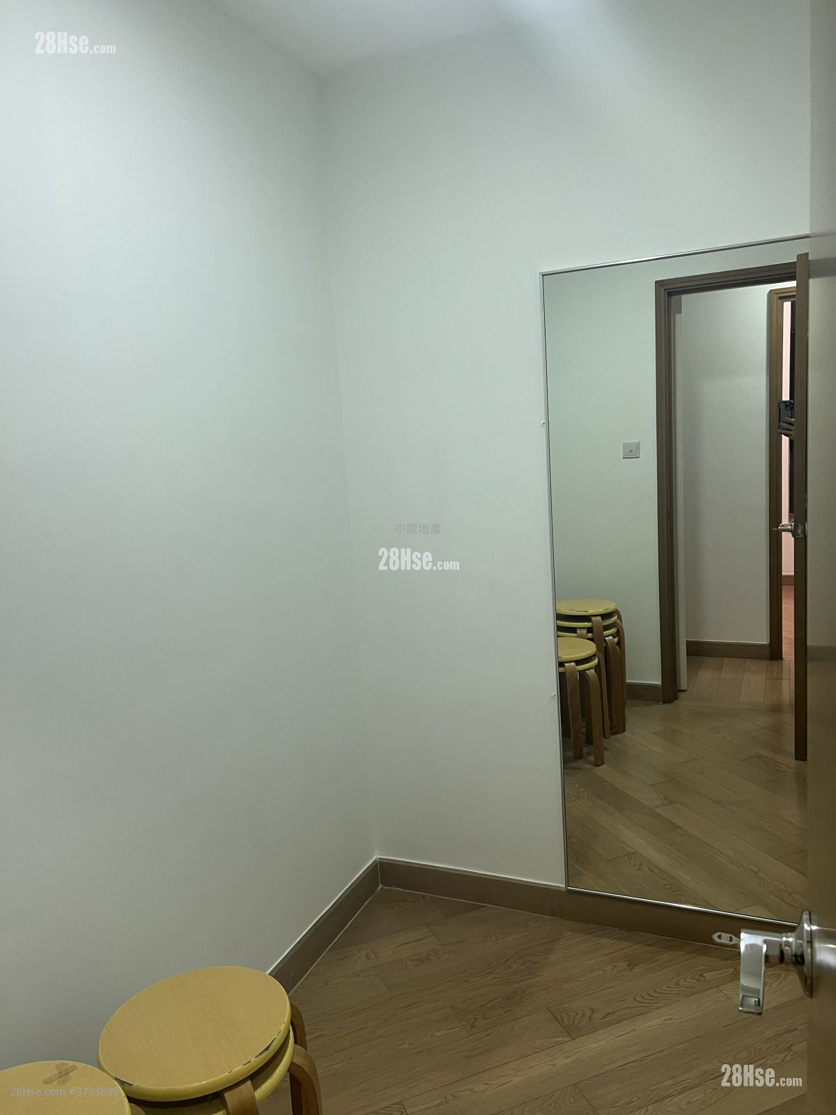 Yoho Midtown 售盘 3 房 880 平方尺