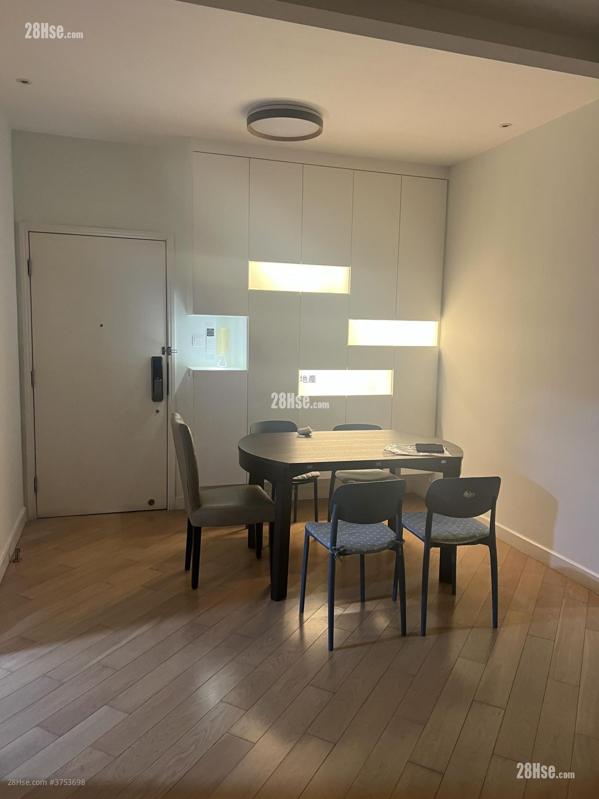 Yoho Midtown 售盘 3 房 880 平方尺