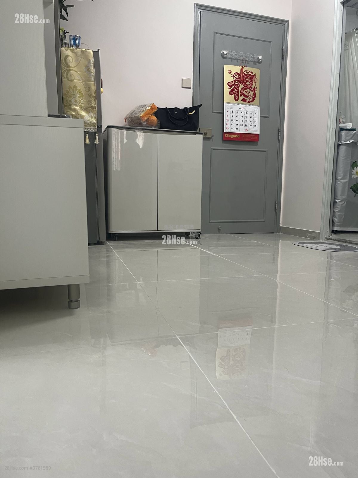 Yau Loy Building Rental 2 Bedrooms , 1 Bathroom 250 ft²