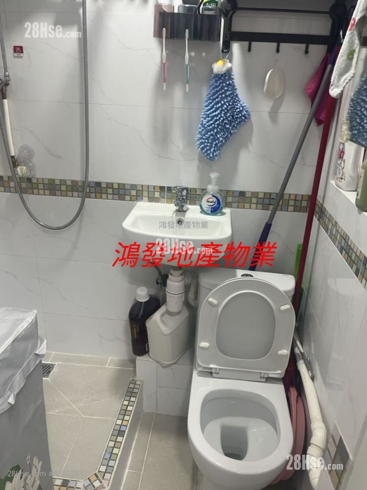 Yau Loy Building Rental 2 Bedrooms , 1 Bathroom 250 ft²