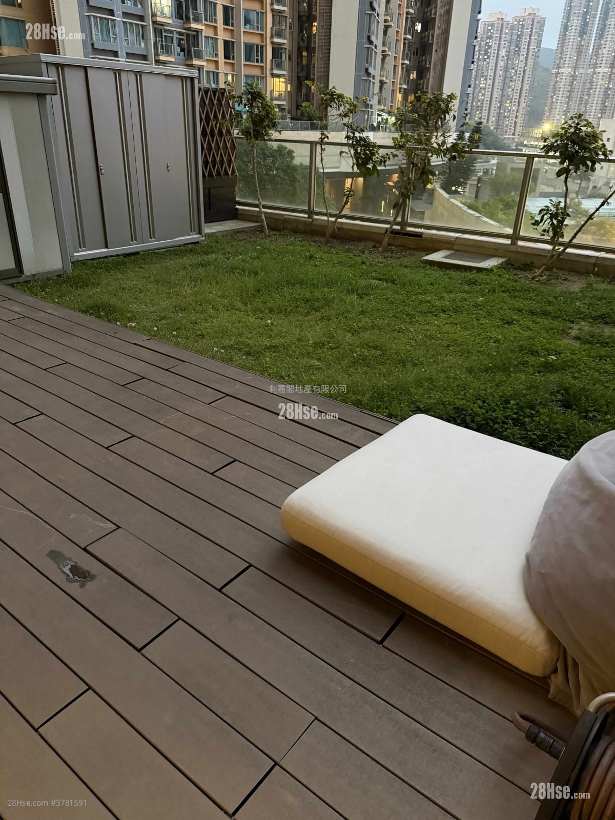 The Wings Rental 3 Bedrooms , 2 Bathrooms 694 ft²