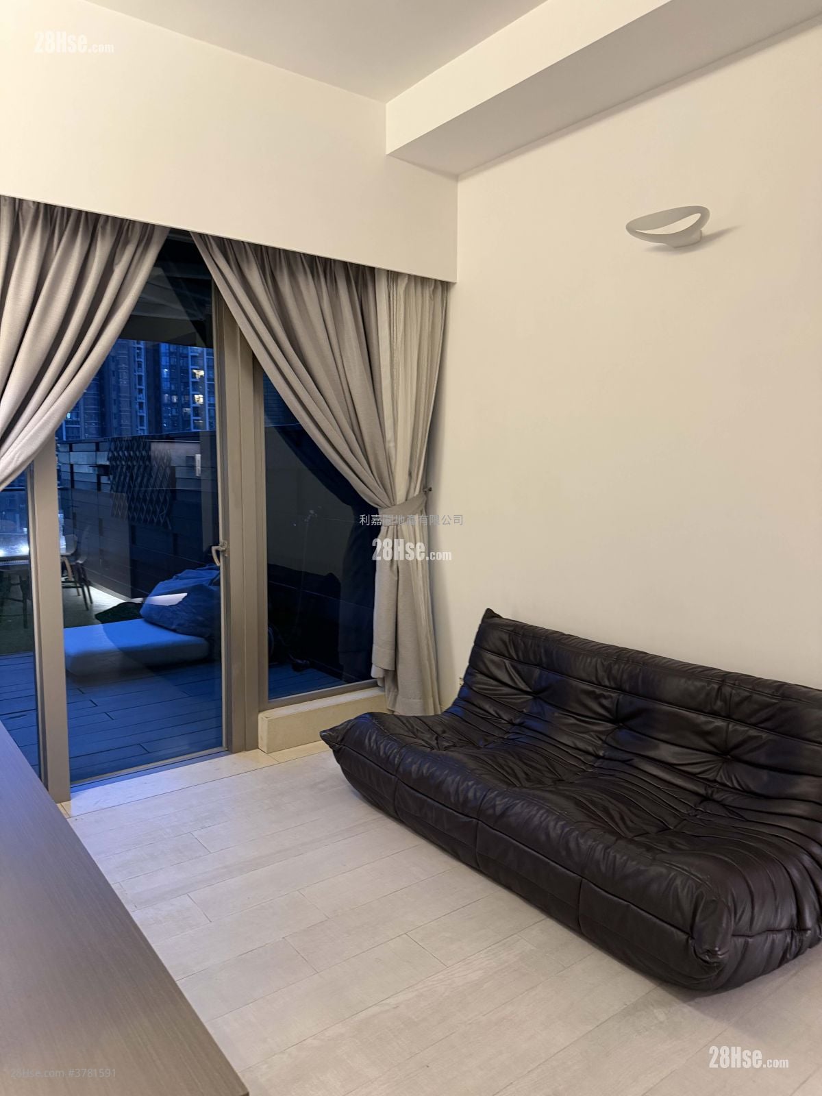 The Wings Rental 3 Bedrooms , 2 Bathrooms 694 ft²