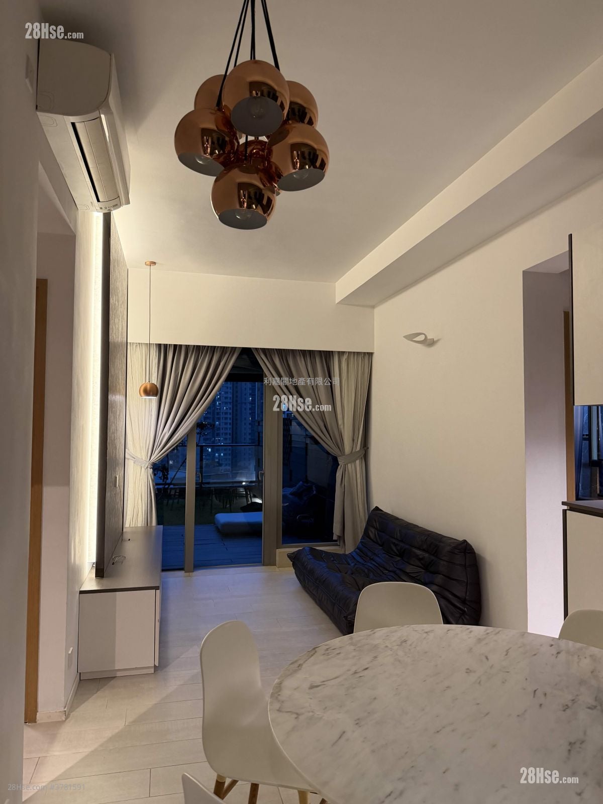 The Wings Rental 3 Bedrooms , 2 Bathrooms 694 ft²