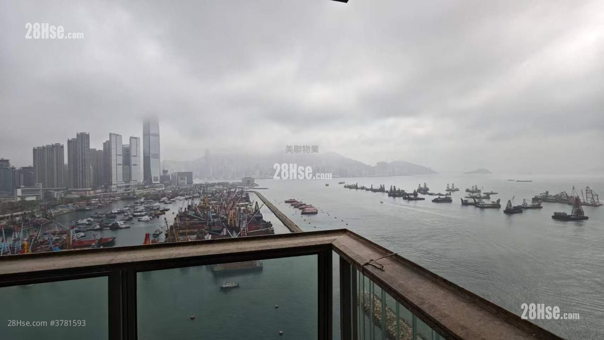 一号银海 售盘 3 房 963 平方尺