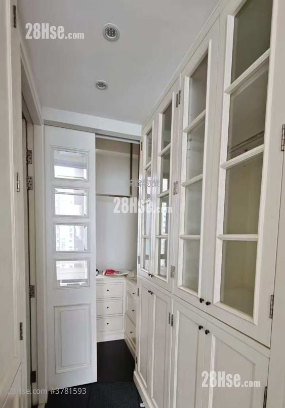 一号银海 售盘 3 房 963 平方尺