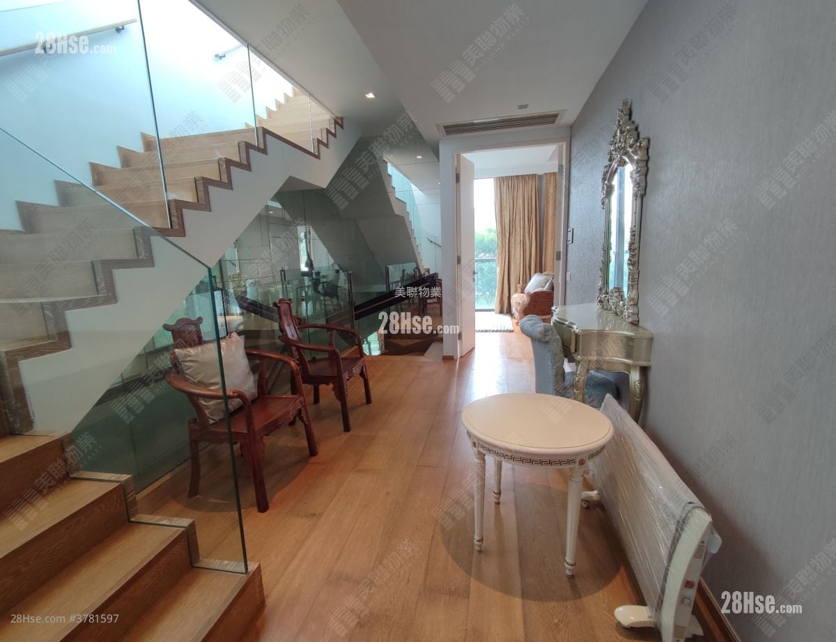 厅: 九肚山峰 售盘 3 房 , 4 浴室 2,702 平方尺