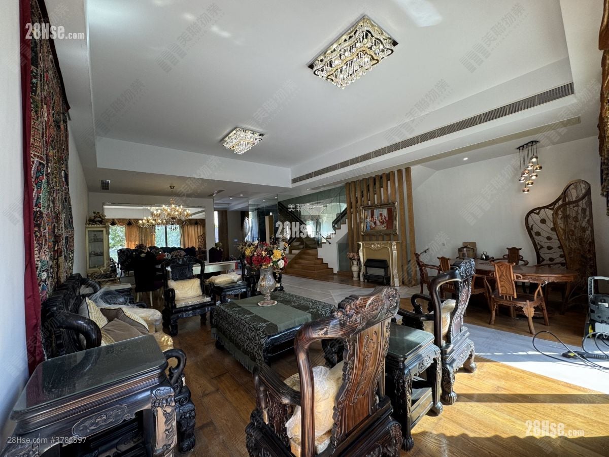 厅: 九肚山峰 售盘 3 房 , 4 浴室 2,702 平方尺