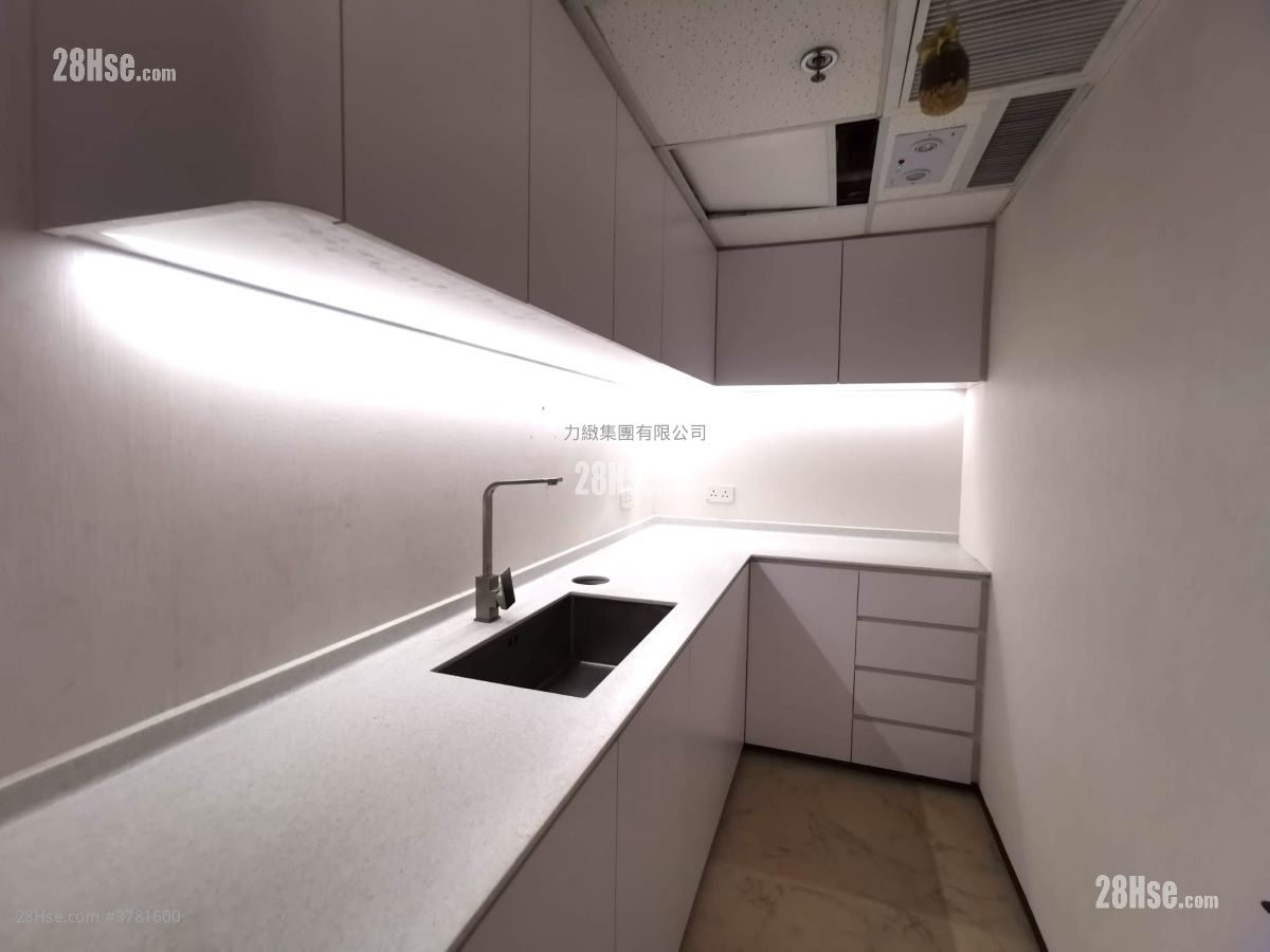 Near Mtr Station Rental 5+ Bedrooms