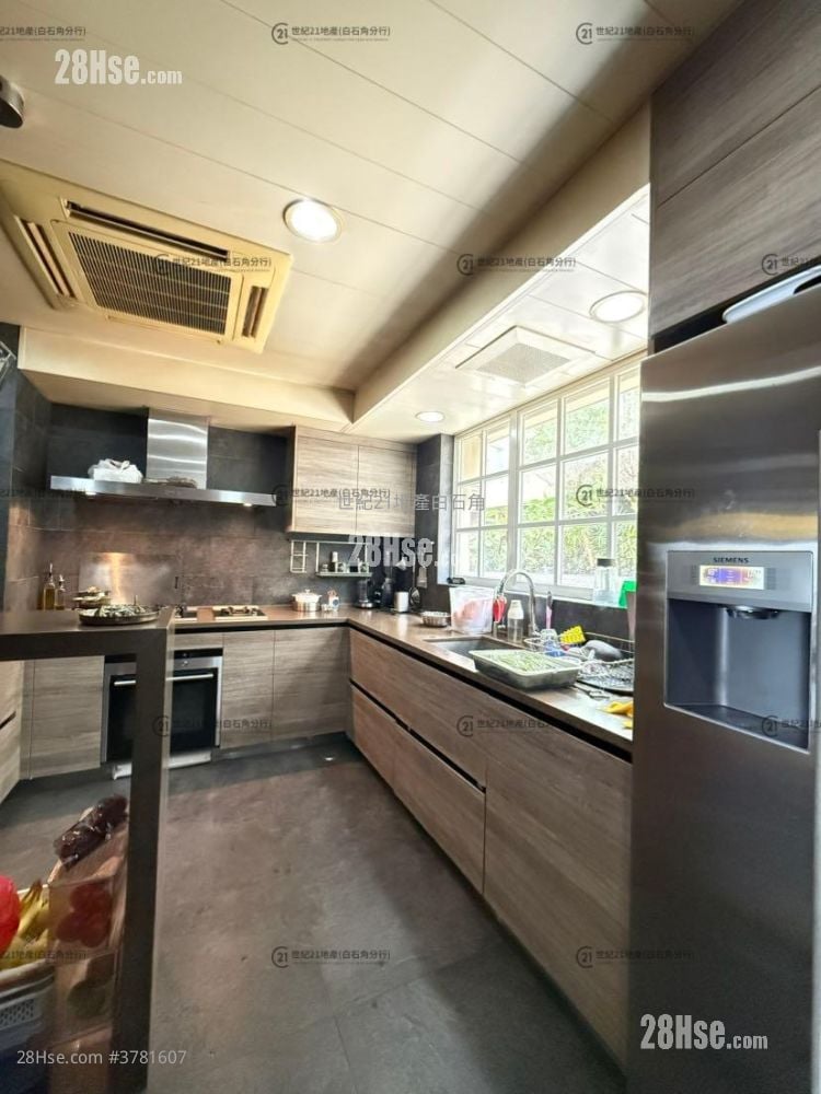 比华利山别墅 售盘 5+ 房 , 4 浴室 2,475 平方尺