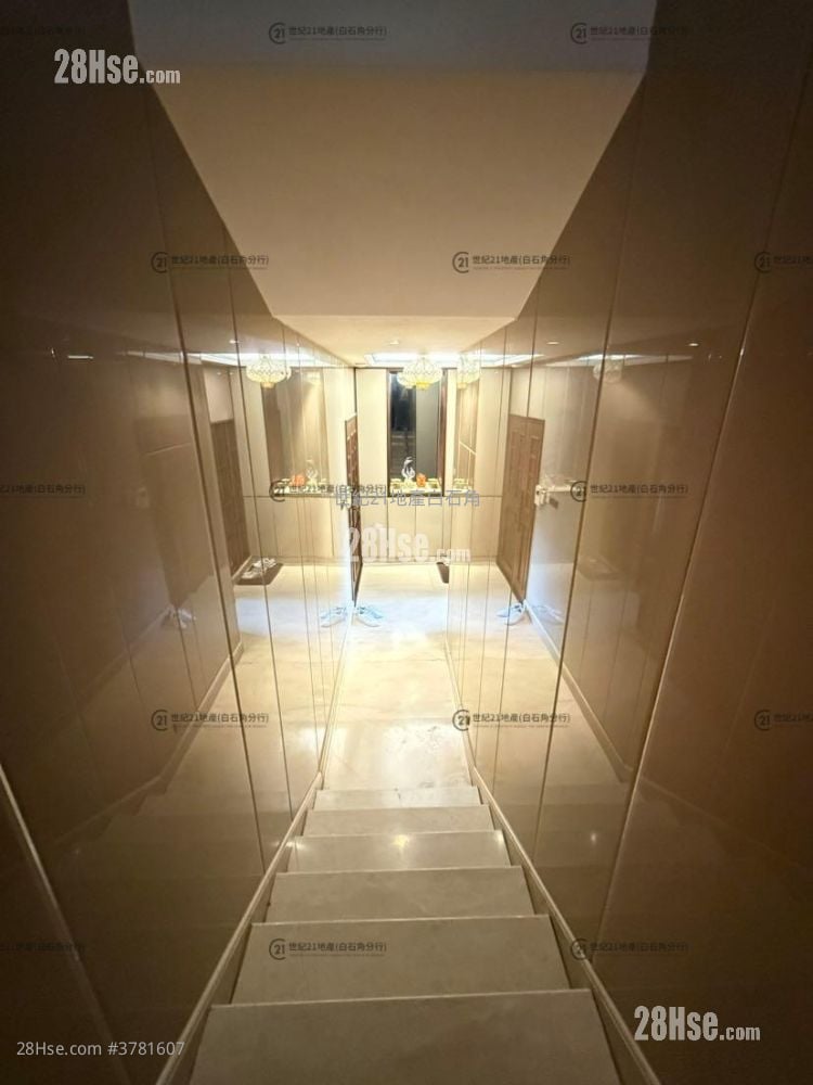 比华利山别墅 售盘 5+ 房 , 4 浴室 2,475 平方尺