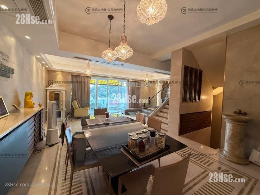 比华利山别墅 售盘 5+ 房 , 4 浴室 2,475 平方尺