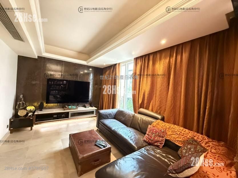 比华利山别墅 售盘 5+ 房 , 4 浴室 2,475 平方尺