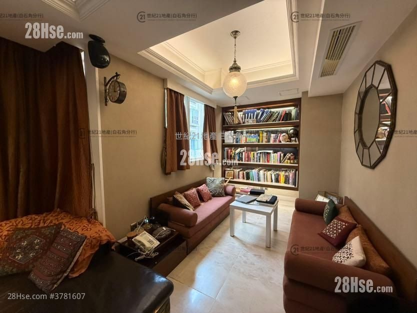 比华利山别墅 售盘 5+ 房 , 4 浴室 2,475 平方尺