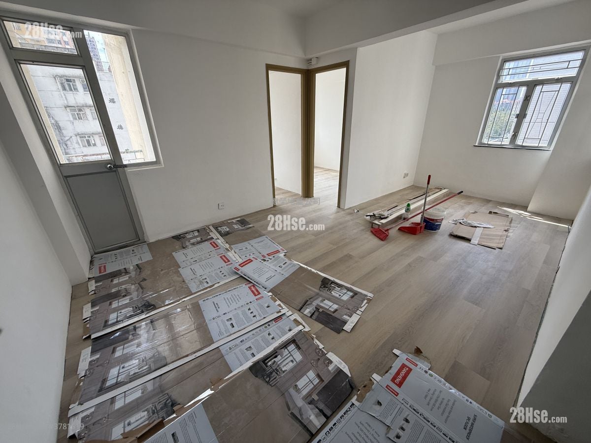 Man Cheong Building Rental 2 Bedrooms , 1 Bathroom 490 ft²