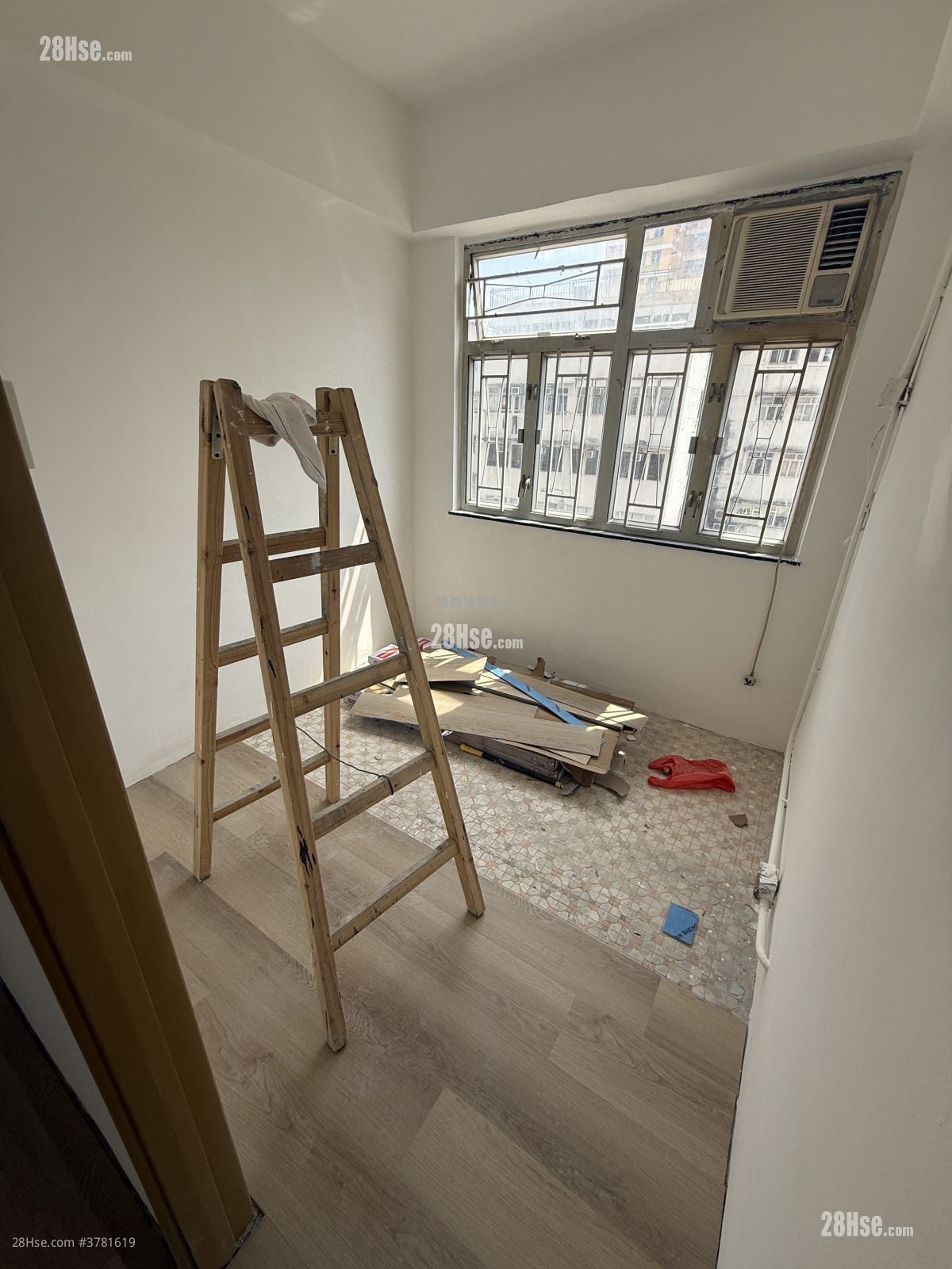 Man Cheong Building Rental 2 Bedrooms , 1 Bathroom 490 ft²