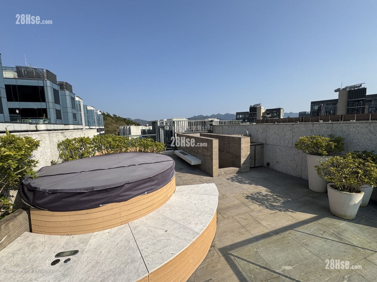 澐沣 售盘 5+ 房 2,305 平方尺