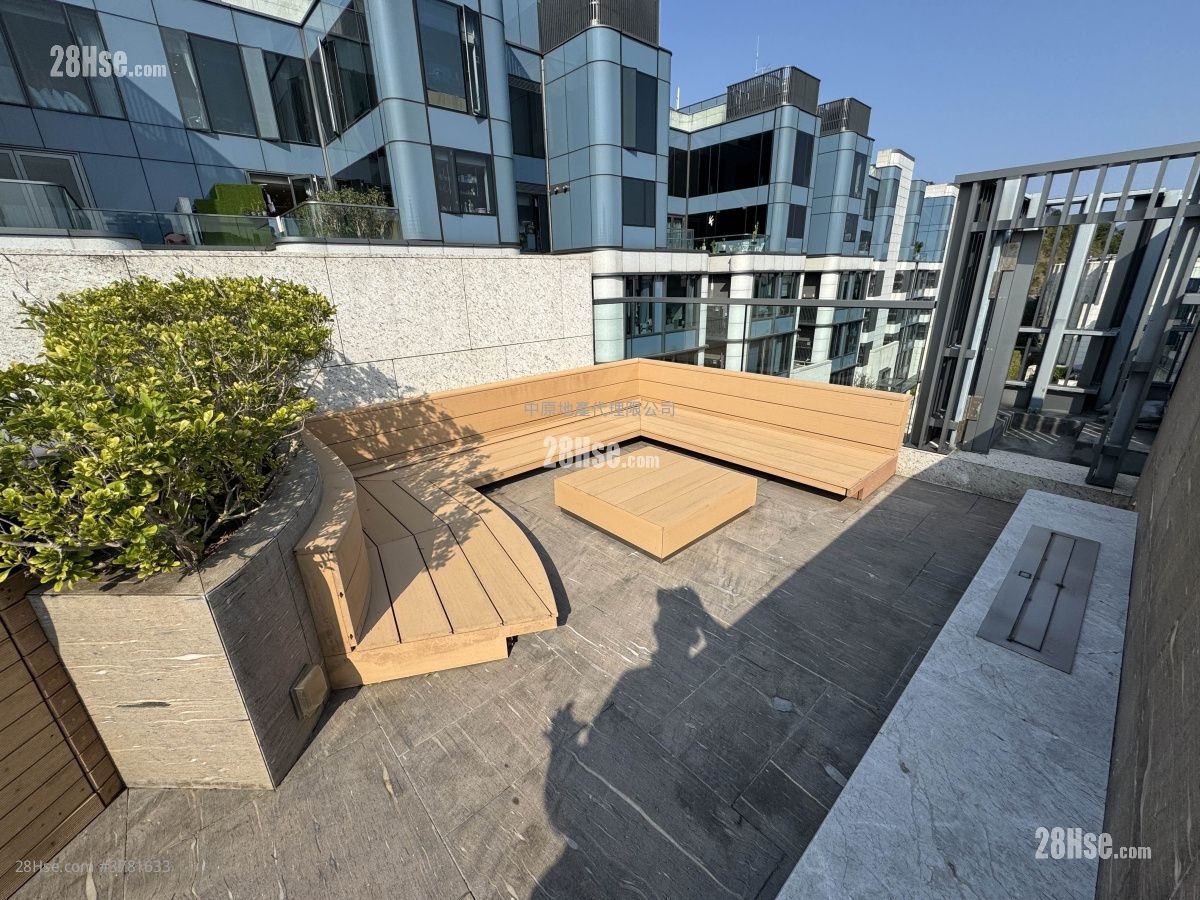 澐沣 售盘 5+ 房 2,305 平方尺