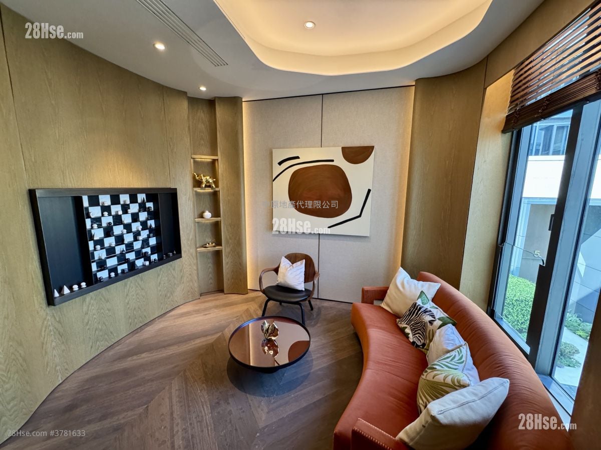 澐沣 售盘 5+ 房 2,305 平方尺