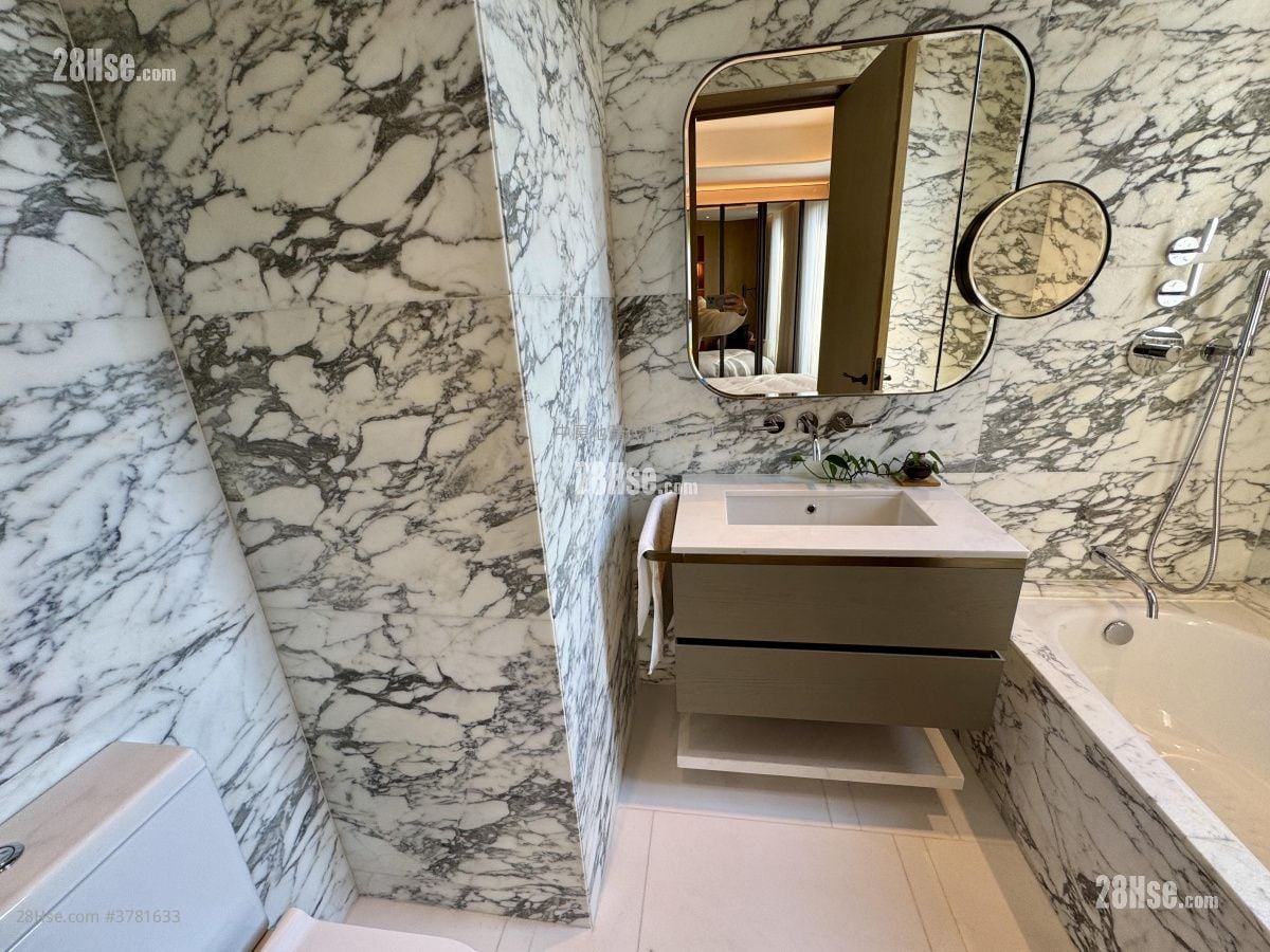 澐沣 售盘 5+ 房 2,305 平方尺