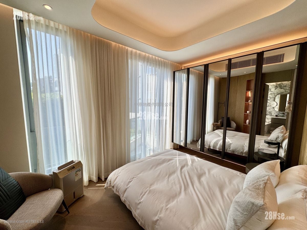 澐沣 售盘 5+ 房 2,305 平方尺