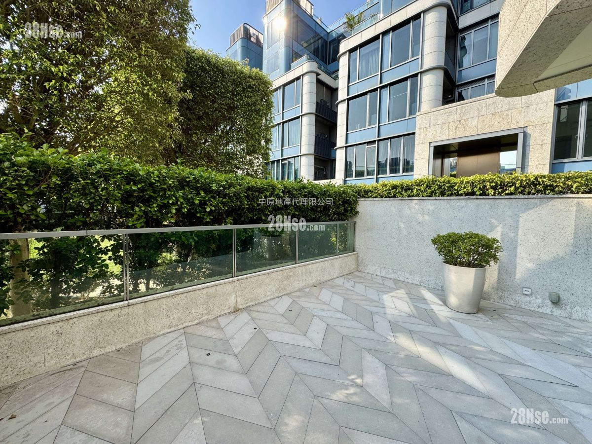 澐沣 售盘 5+ 房 2,305 平方尺