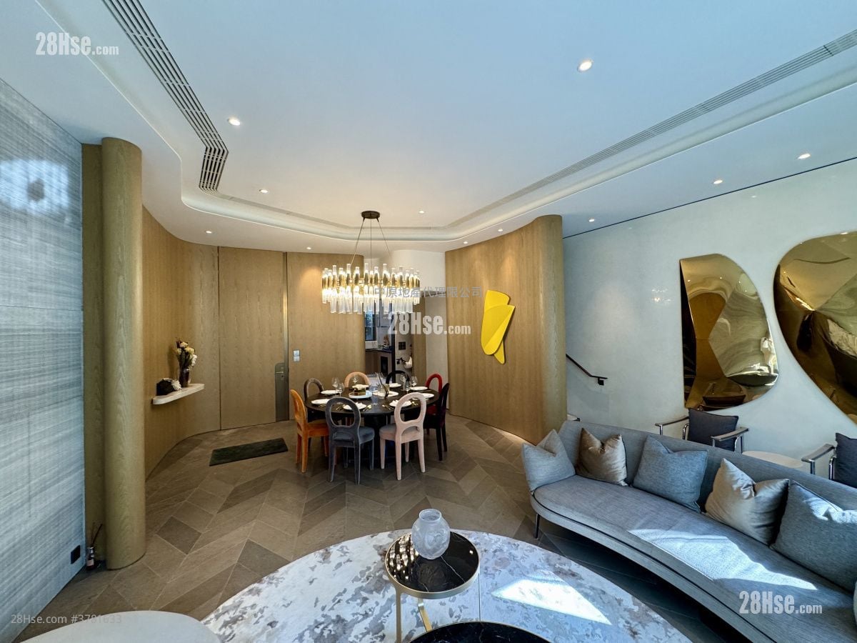 澐沣 售盘 5+ 房 2,305 平方尺